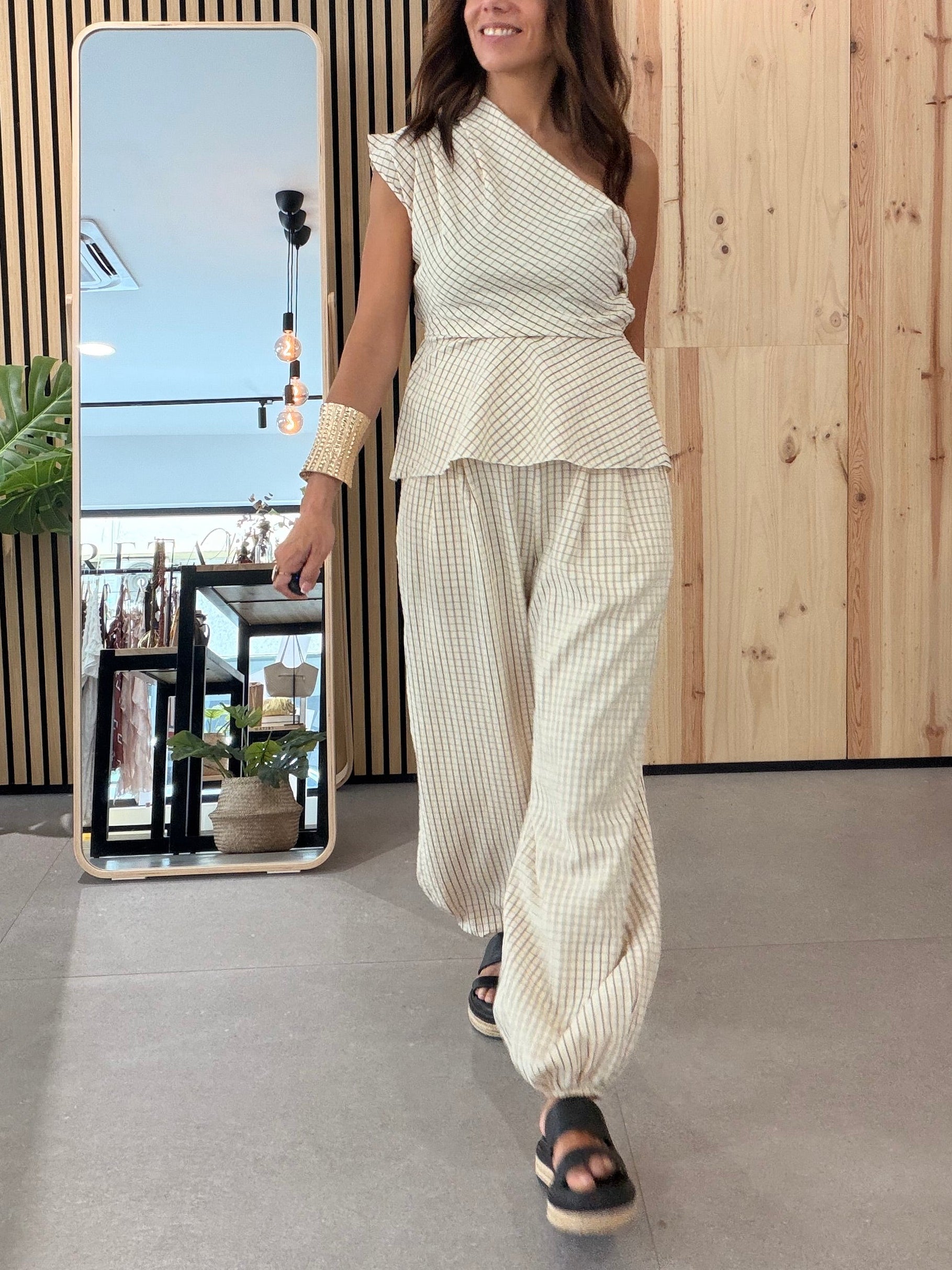 Conjunto Noah Cuadros